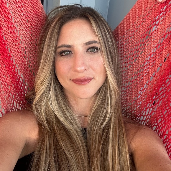 Meet your Posher, Jaclyn - Picture 1 of 1
